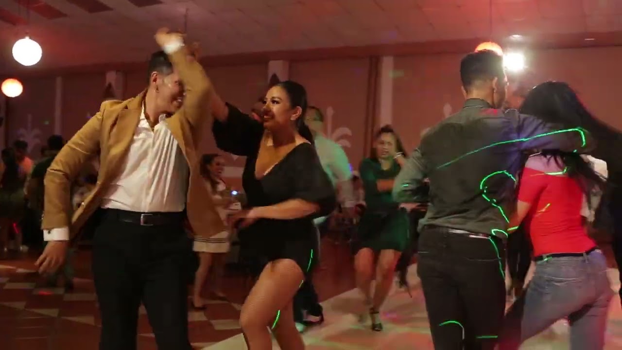 Rodrigo Cortázar y Angie Morales (Ecuajey Dancers Puebla)