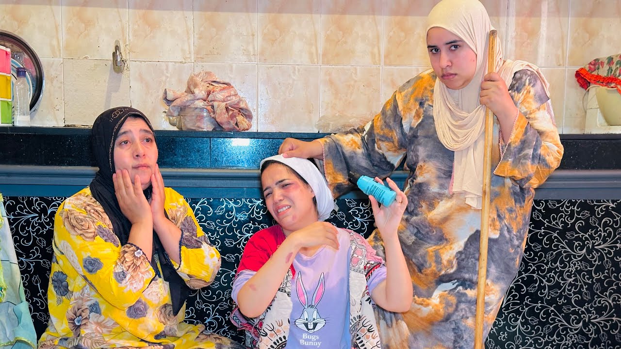 فيلم قصير: إمرأة غنية تستهزأ بخادمات البيوت لأنهم فقراء😱لكن في الأخير وقعت الصدمة🥲نهاية غير متوقعة