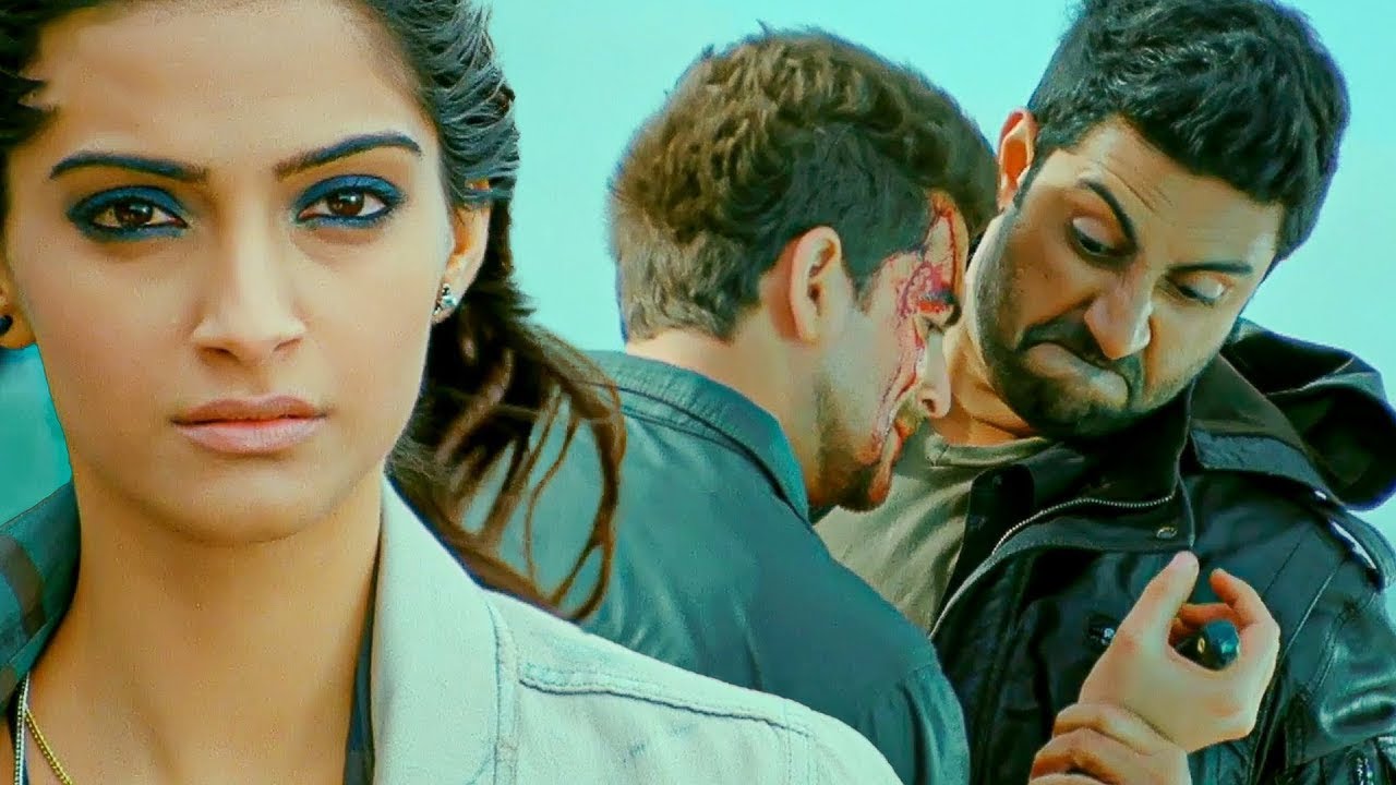 सोना गाडी में नहीं, गाडी ही सोने की है | Players | Abhishek B, Sonam Kapoor | Action Movie Scene