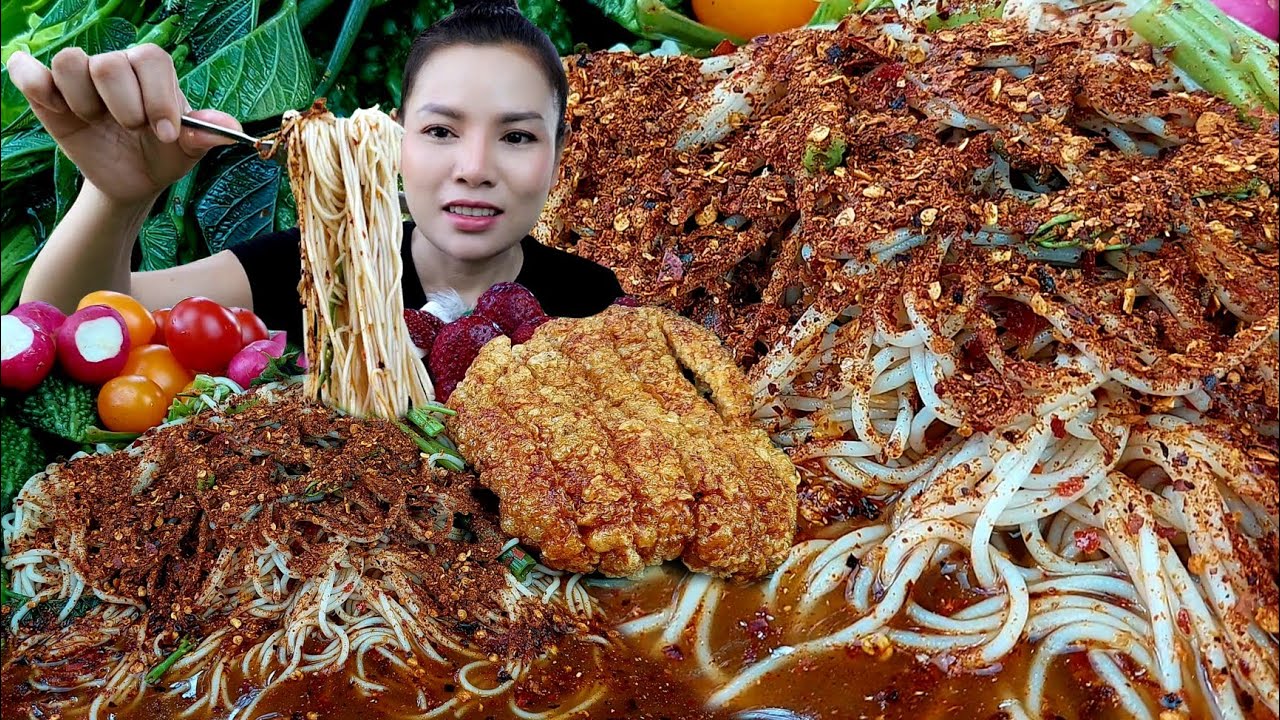 ซั่วข้าวปุ้น เผ็ดนรกเเตก🔥นัวน้ำปลาร้ากินกับหมูกรอบเเซ่บคักจ้า|ส้มซ่าพาเเซ่บ 12 ตุลาคม ค.ศ. 2023
