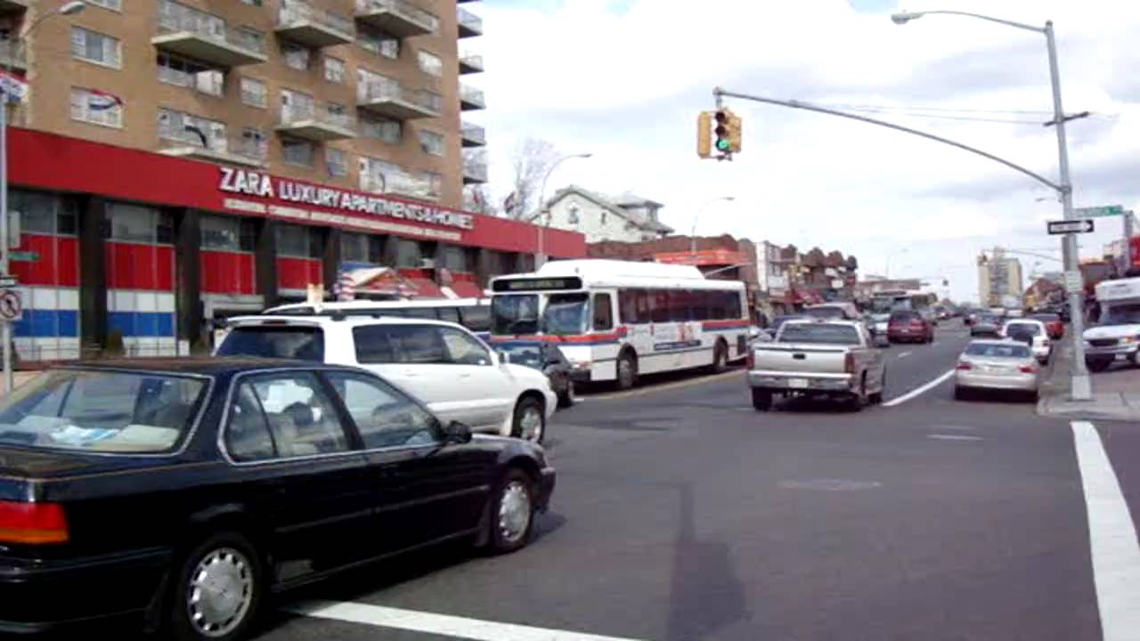NYCTA / Long Island Bus : TMC & NovaBus RTS-06 On The Q75/Q3 & Orion V CNG On The N24 @ Hillside Ave