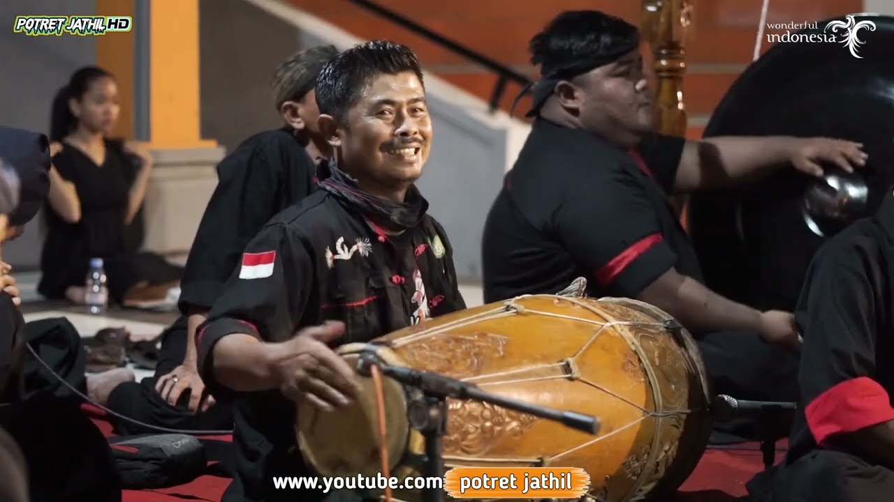 THE POWER OF GAMELAN REYOG PONOROGO GAGRAK LAWAS SURYA ALAM DI MAINKAN OLEH MBAH HARTO KENDANG