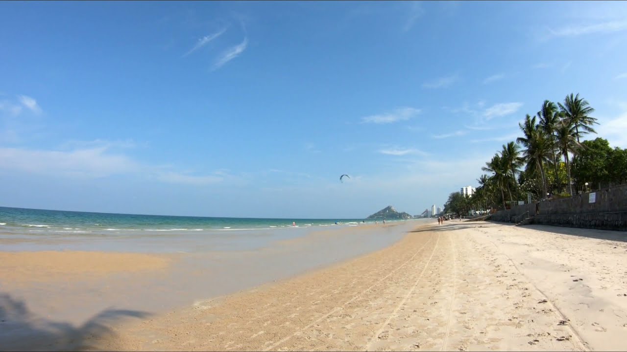 Hua Hin walking tour EP.6 - Hua Hin Beach, Cicada Market, Tamarind Market
