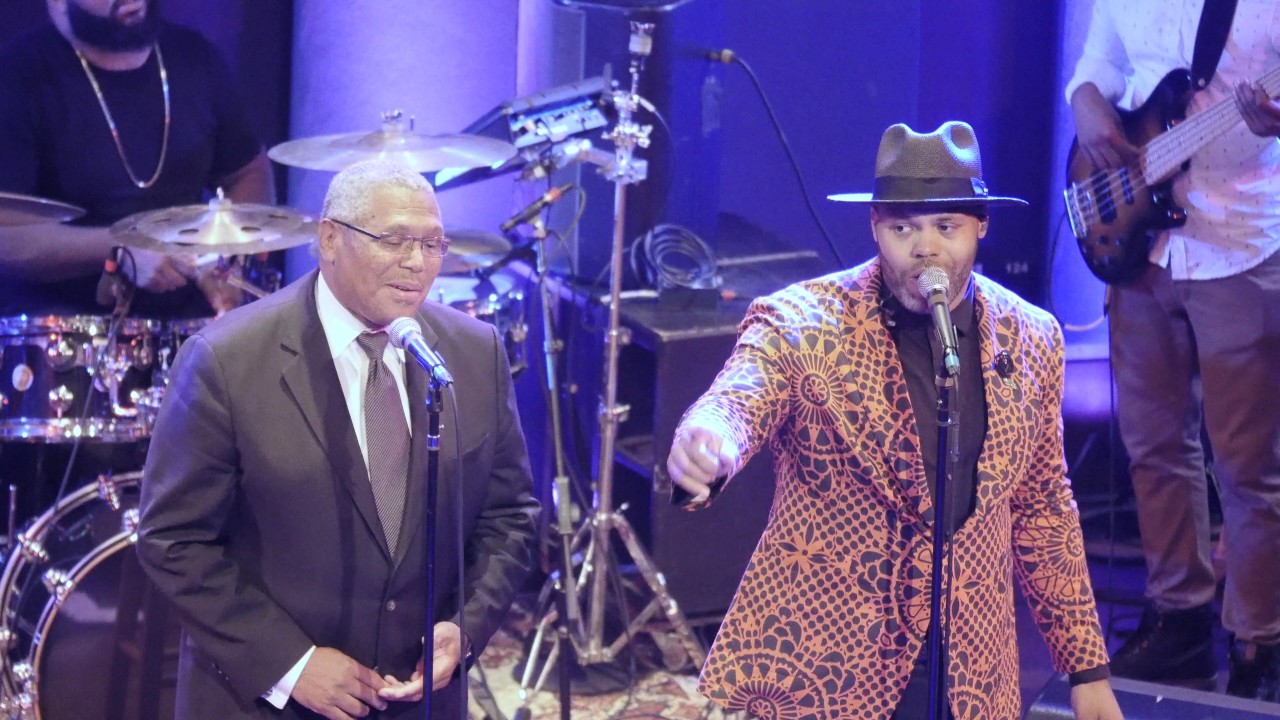 Eric Roberson & Pops singing 