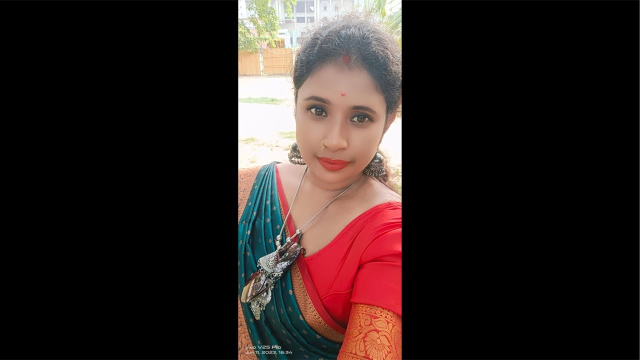 Chole aso bondhura aktu golpo kari 💚