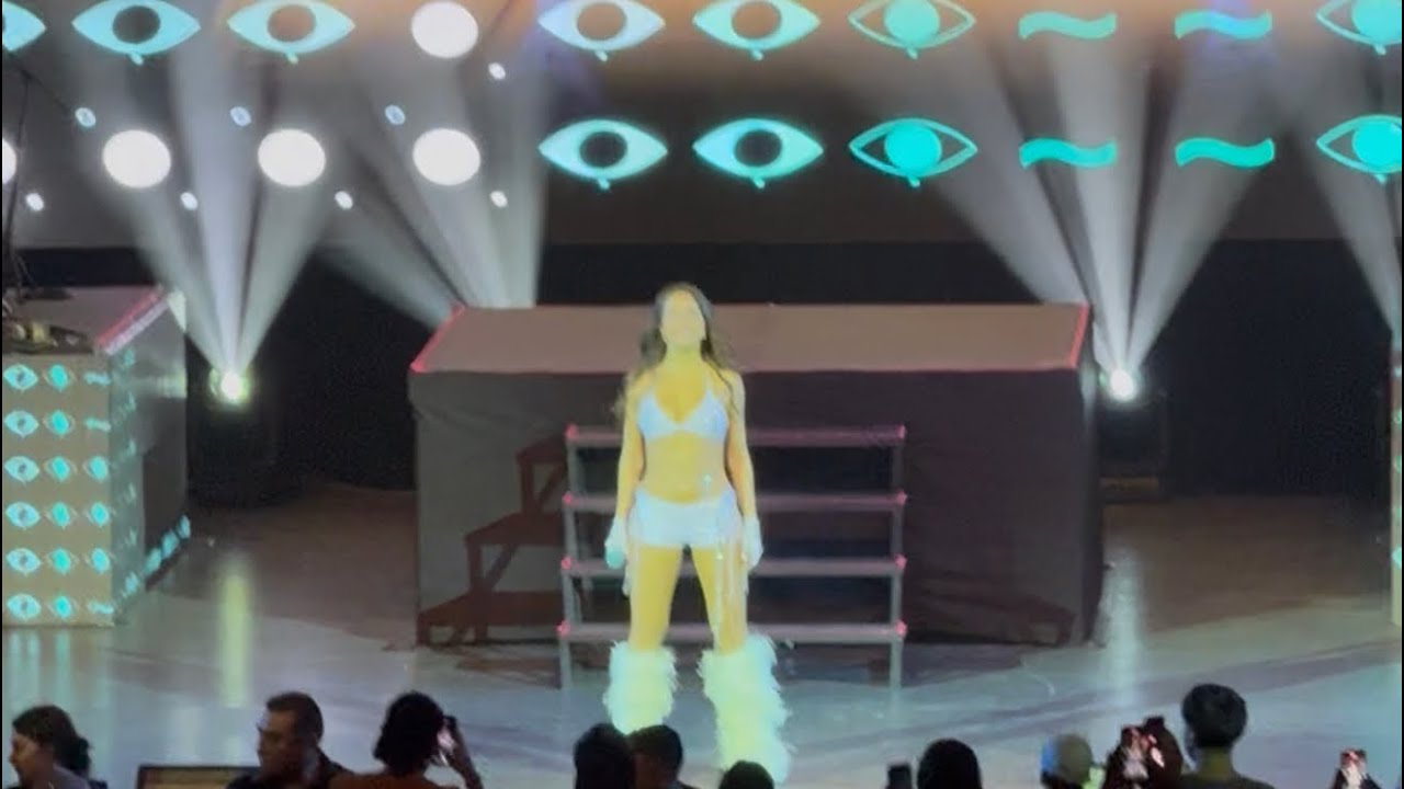 Emilia - IConic (MP3 Tour Escenario GNP Seguros) 
