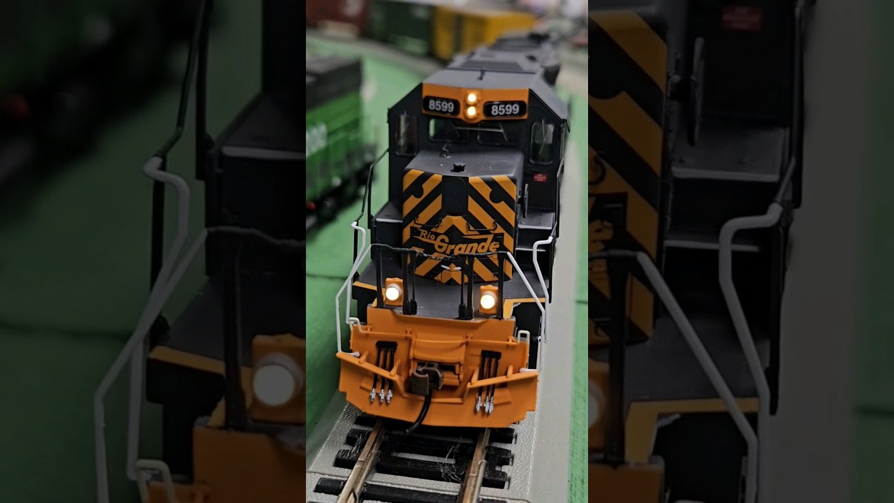 Athearn SD40T-2 PFG/UP 
