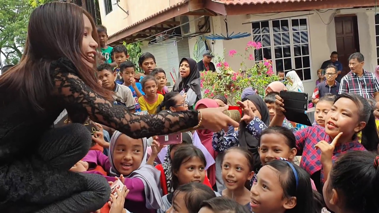 14 April 2019...MEMORI BERKASIH ini paling enak dan paling meriah....Fahmi feat Nurul Iman