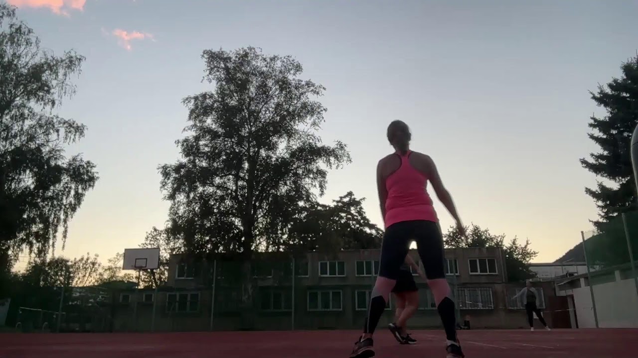 ŽIVĚ Kangoo Jumping Lovosice s Míšou - září 2025 - 1/2 hodiny - skákání