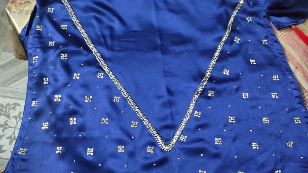 ড্রেসে হাতের কাজ
