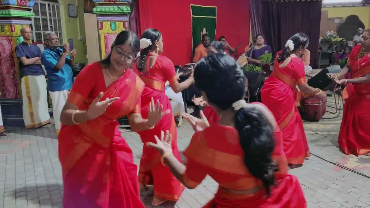 Thunbam Illadha Nilaiye Shakti - Dance performed by Madurai Mariamman Ladies