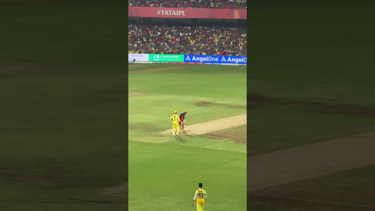 M S DHONI wicket keeping while VIRAT KOHLI batting- history 🔥 at IPL 2025