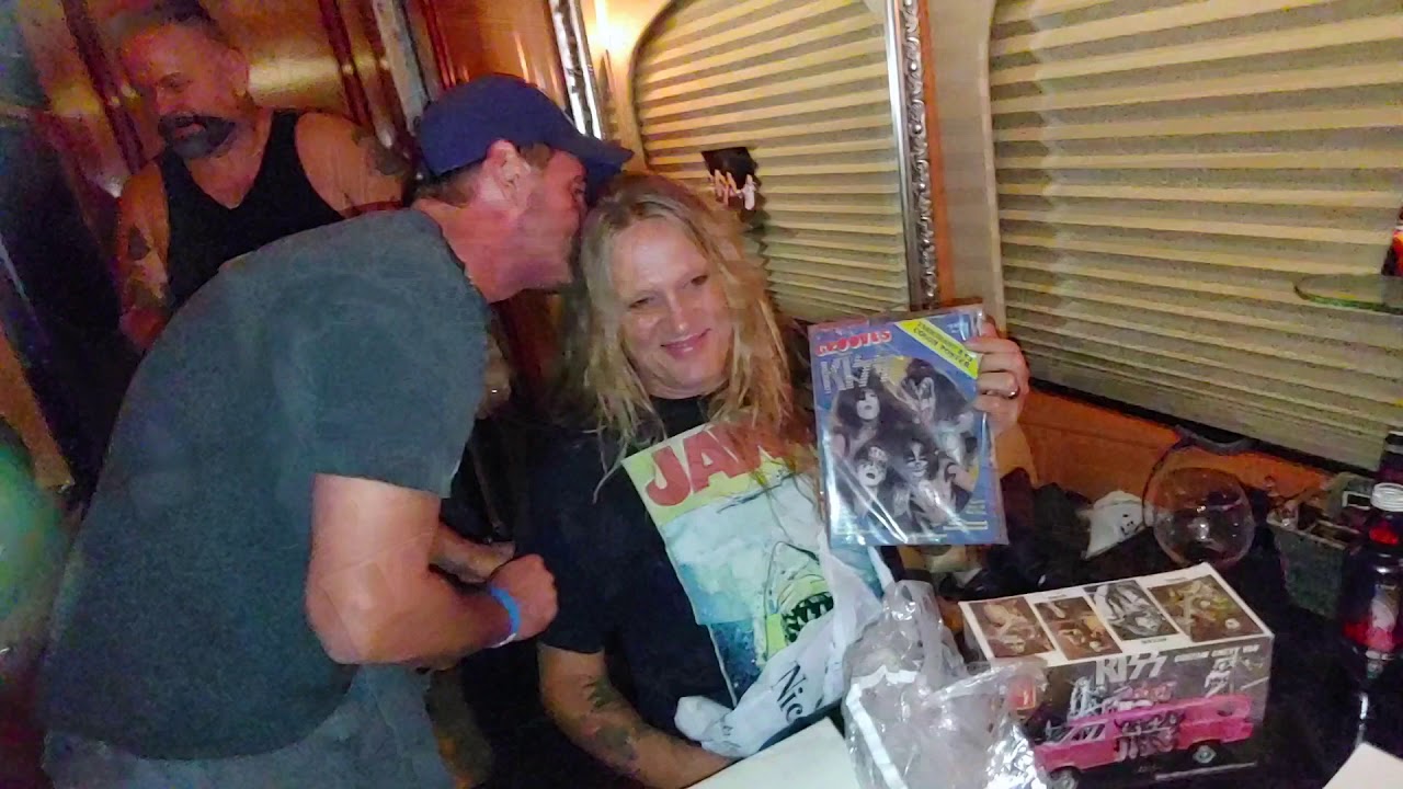 Sebastian Bach 'The Grooves Is Mine' featuring Brent Woods