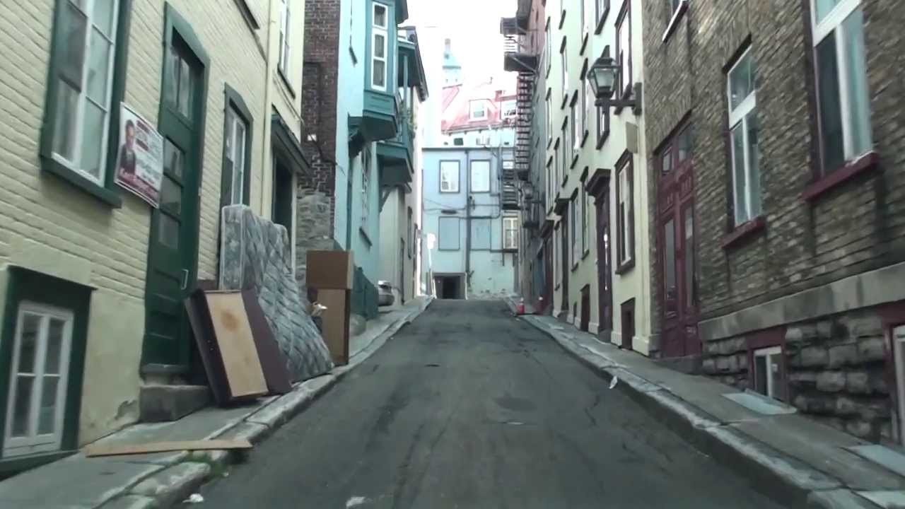 NARROW STREETS OF QUEBEC CITY, CANADA
