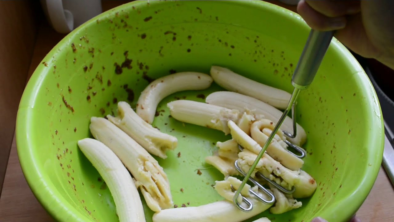 HOW TO MAKE WINE AT HOME - BANANA AND RAISIN WINEMAKING PROCESS