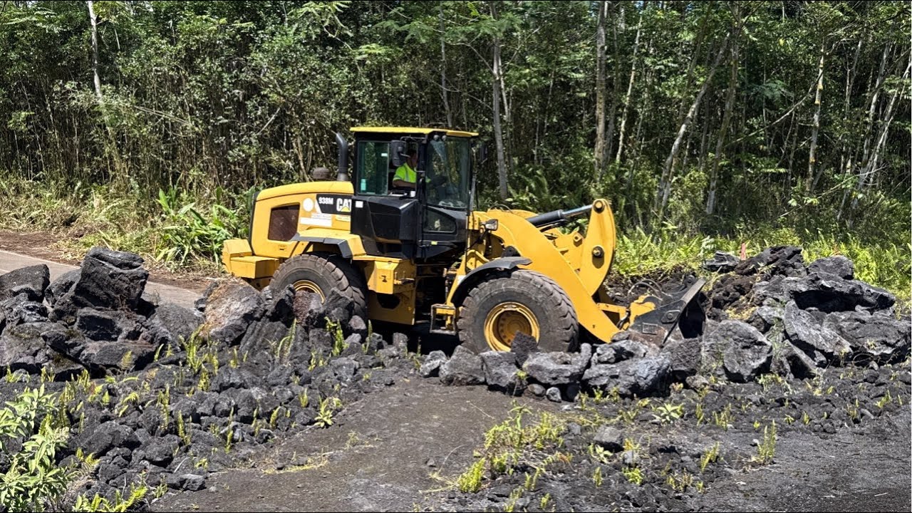 Live Road clearing project in Leilani Estates. clearing blocked road from 2018 lava flow