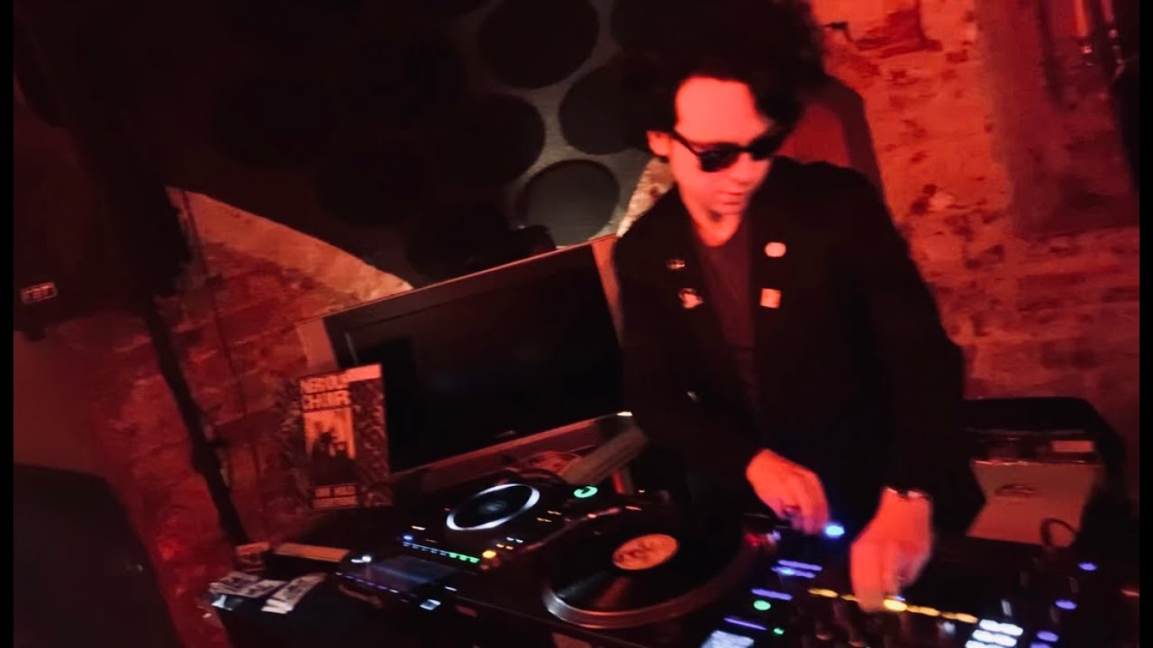 WAVEGRAVE | Vera Groningen - DJ Dragnet | 80s Gothic Rock, Deathrock, Post Punk Vinyl Set