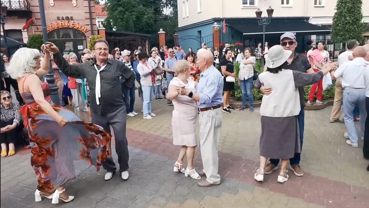 ПОД НЕБОМ ПАРИЖА! Брестский Областной Концертный Оркестр