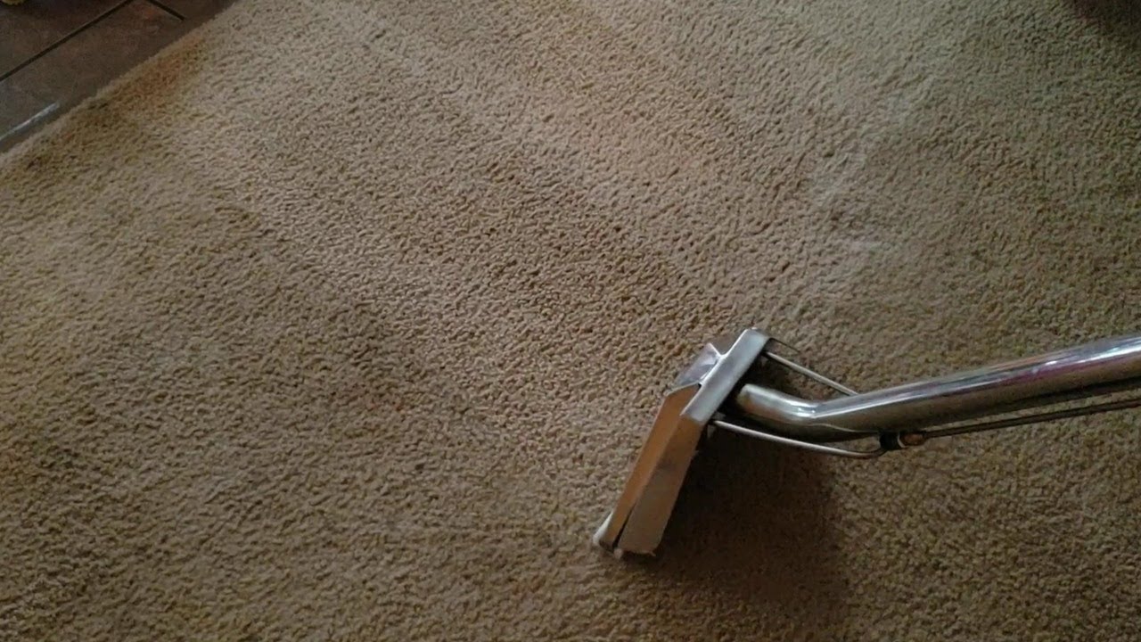 ELECTRIC TRUCKMOUNT CLEANING DIRTY RESIDENTIAL CARPET