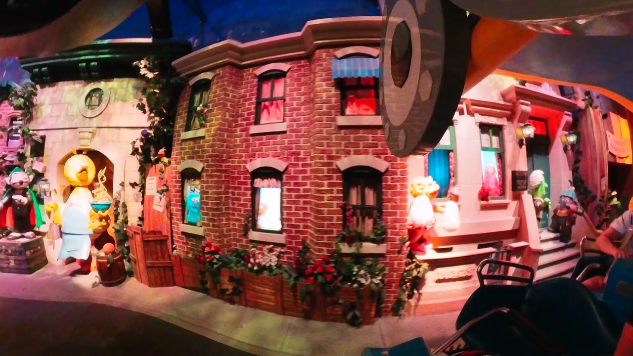 SESAME STREET SPAGHETTI SPACE CHASE UNIVERSAL STUDIOS SINGAPORE || INSTA 360 ONE R