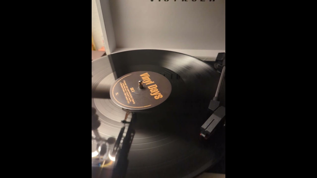 Logic Vinyl Day's Record! 