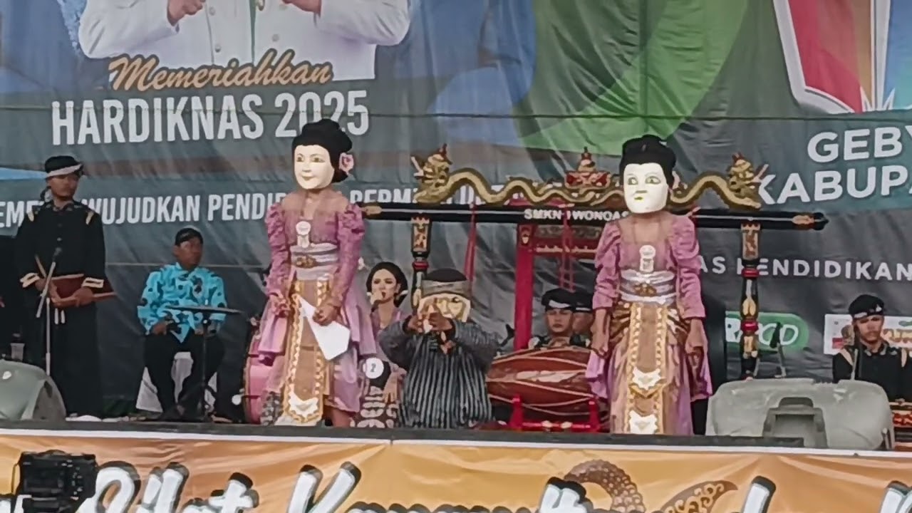 SMKN 1 Wonoasri, dalam Festival Dongkrek, Hardiknas 2025 Kab Madiun