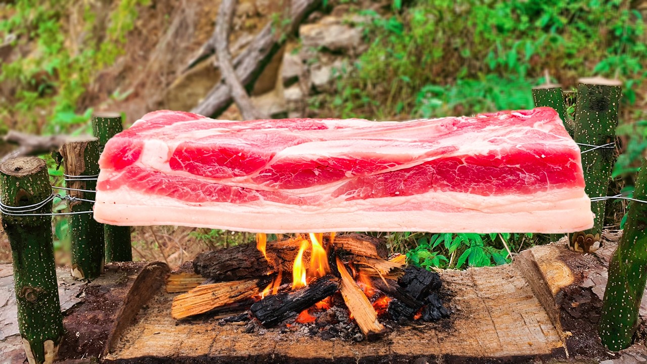 Cooking Flame-Grilled Pork Belly Sandwich Crispy, Juicy, Perfect! 🔥 | Outdoor Campfire Cooking
