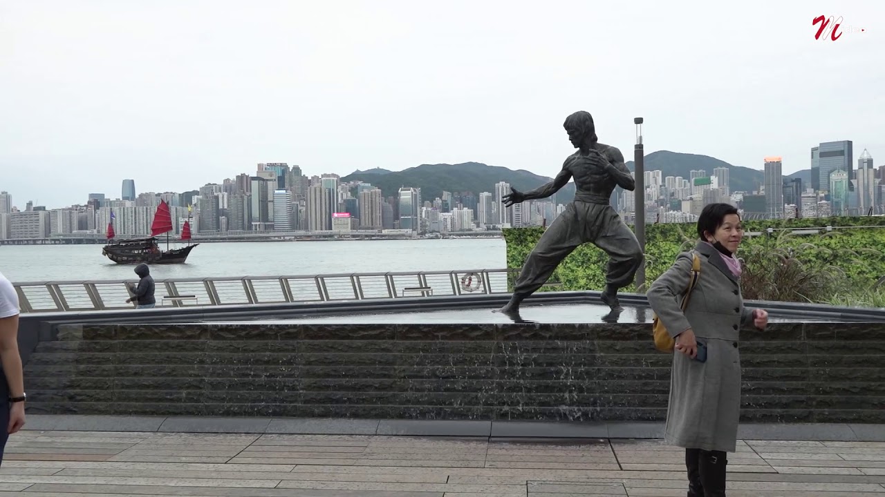 Bruce Lee Statue