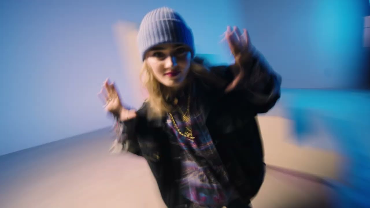 Meg Donnelly - close 2 me (official visualizer)