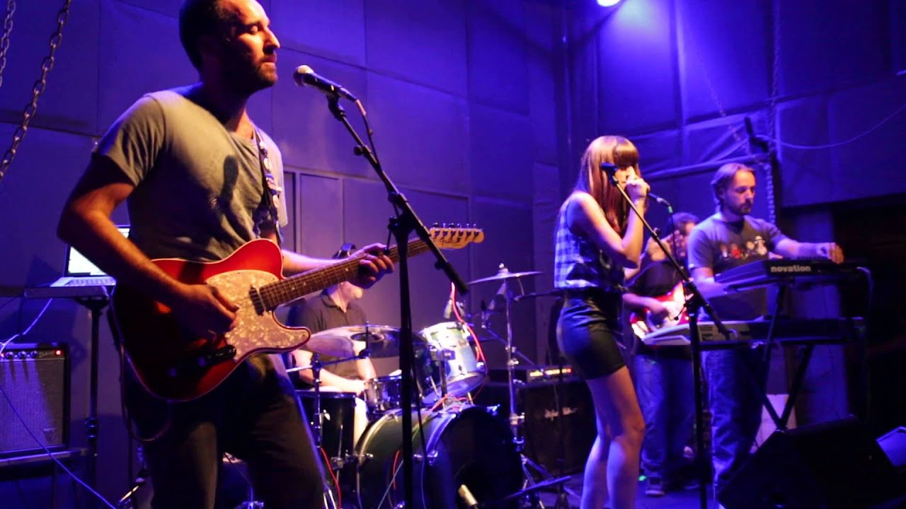 Vinyl Suicide [Live at Six Dogs, Athens 2013]