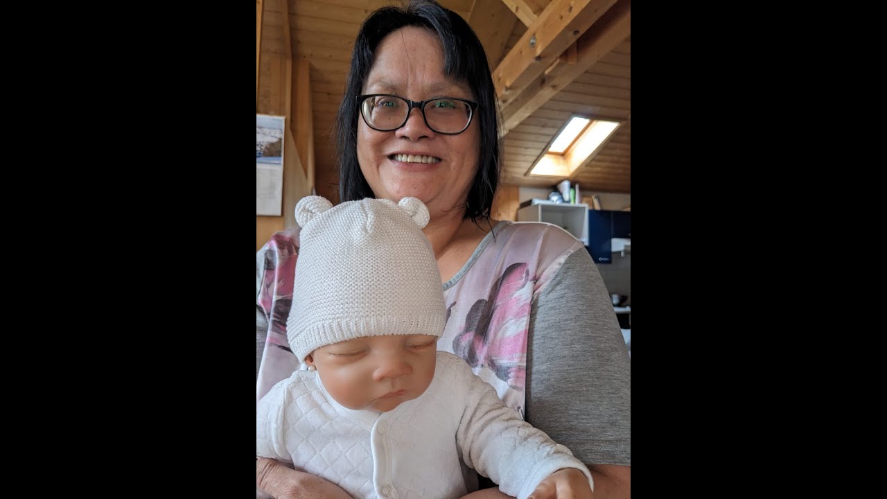 Changing And Details Video Of An Ashton Drake Doll! And A Rant :P