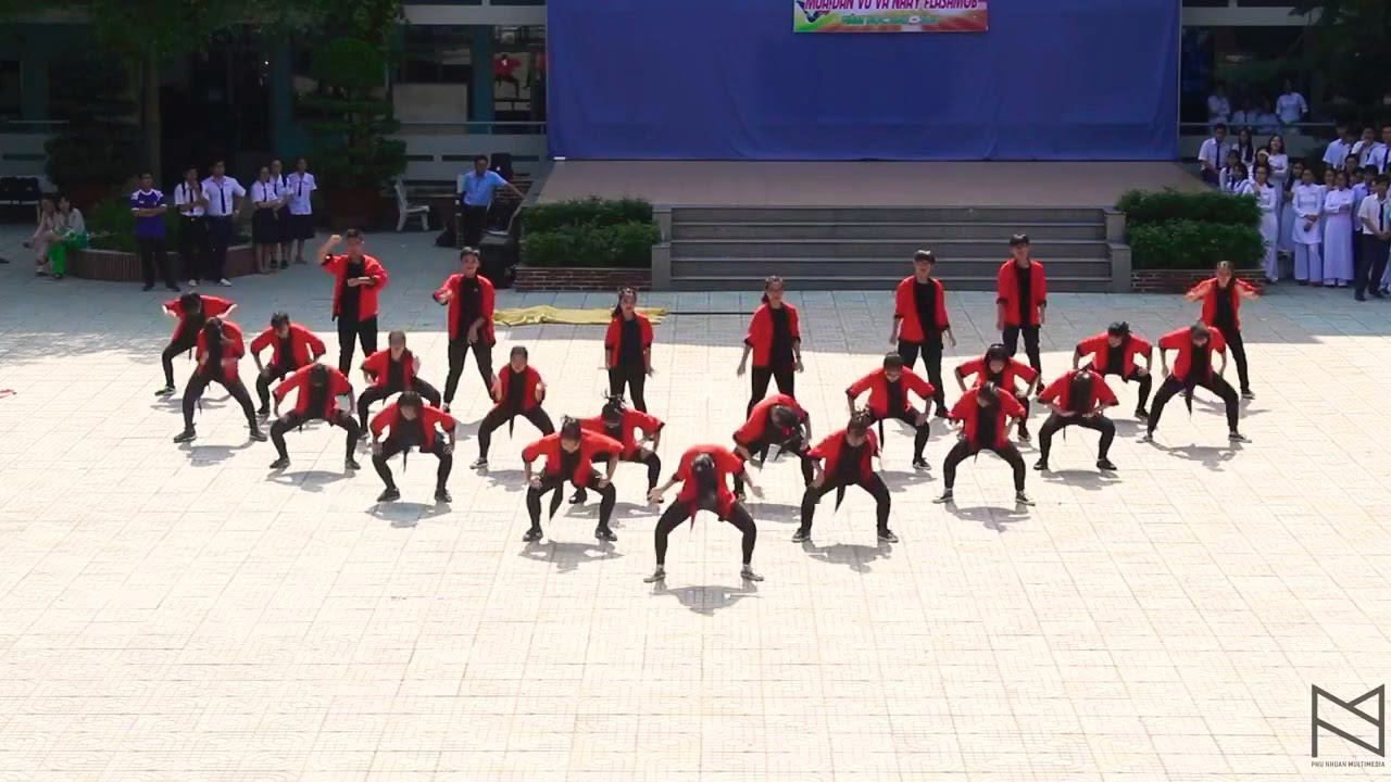 Flashmob 11A17 Phú Nhuận 2018_ Flashmob dance Phu Nhuan high school, Hochiminh city, Vietnam