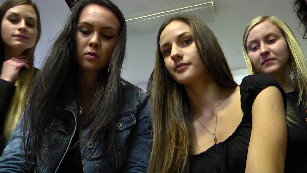 Gymnázium Snina 4. A. 2016.  Pečatenie triednej knihy.