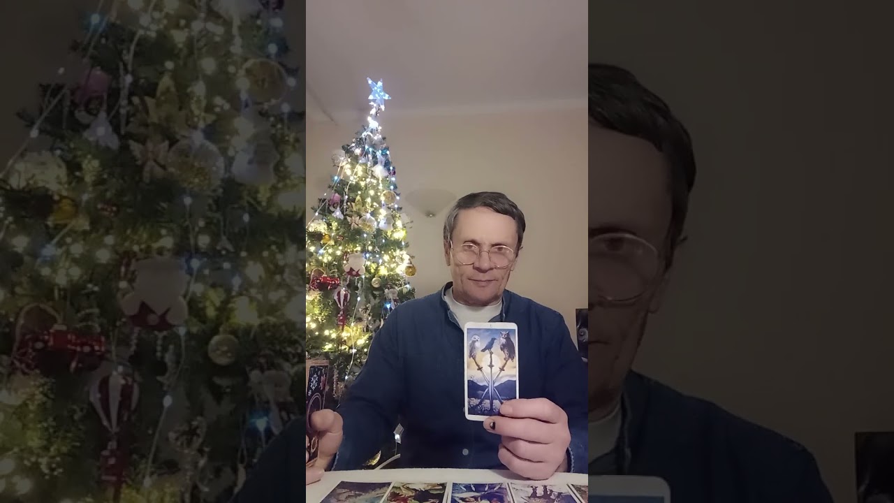 Таро расклад : Что у него с соперницей?...
