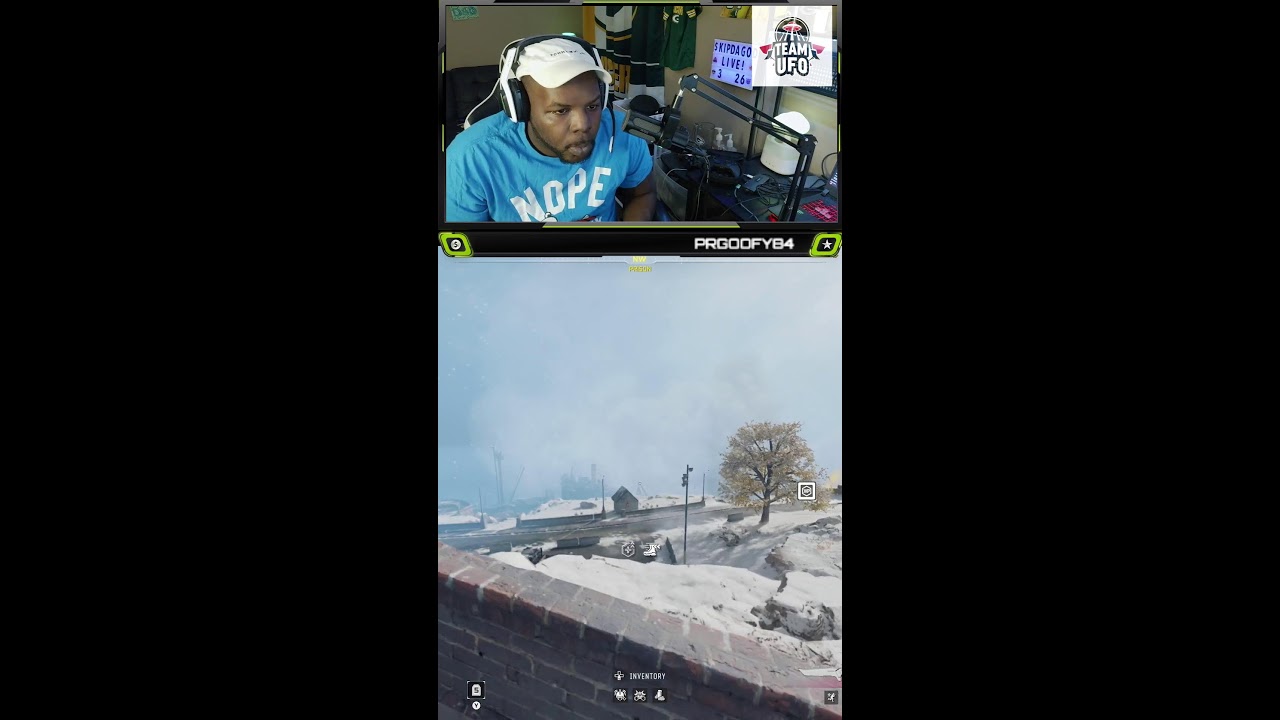 Quick Stream Action!!! #CALLOFDUTYWARZONE (Portrait)