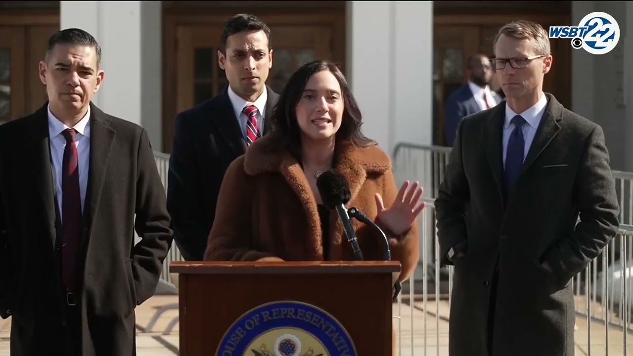 Democrats full press conferenece bfore Clinton's testiyf over Epstein fils