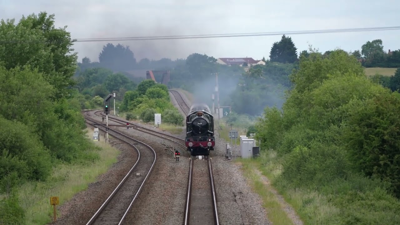 STEAM LOCO: Clun Castle passes Cogload Junction near Taunton