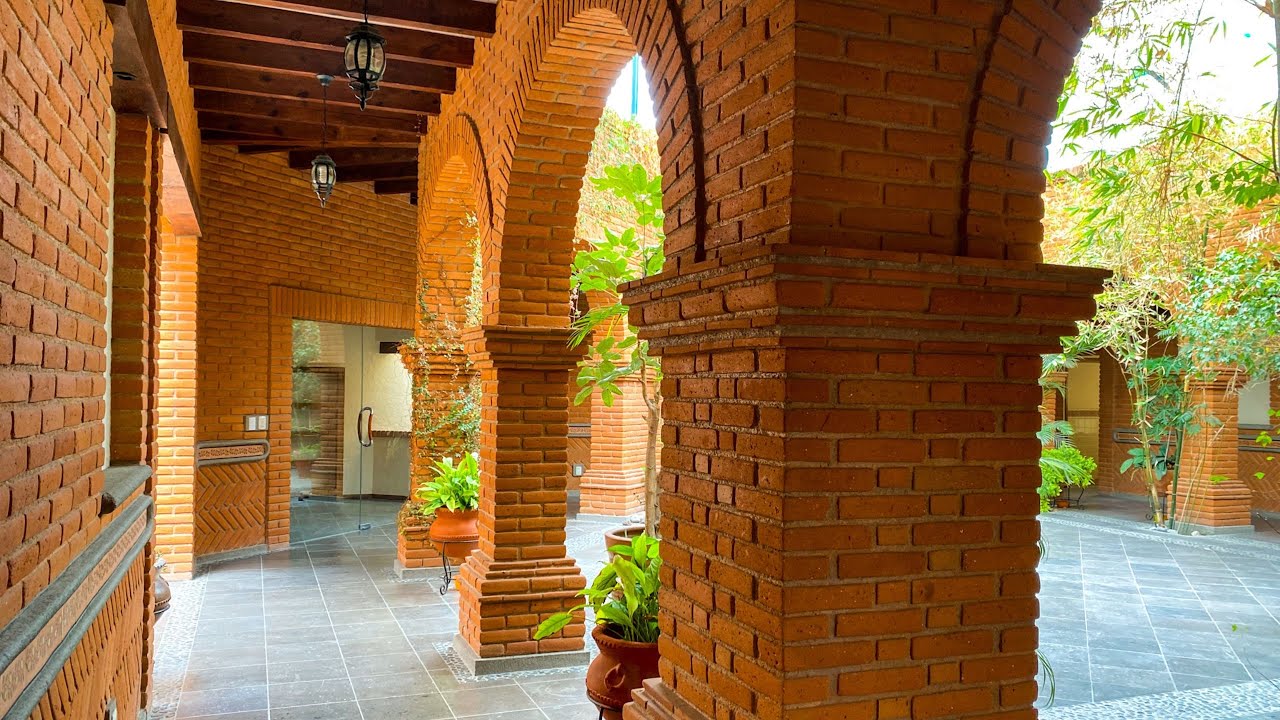 En Venta Casa de 3 Recámaras con Departamento Independiente Becerra y Asociados Bienes Raíces Quer