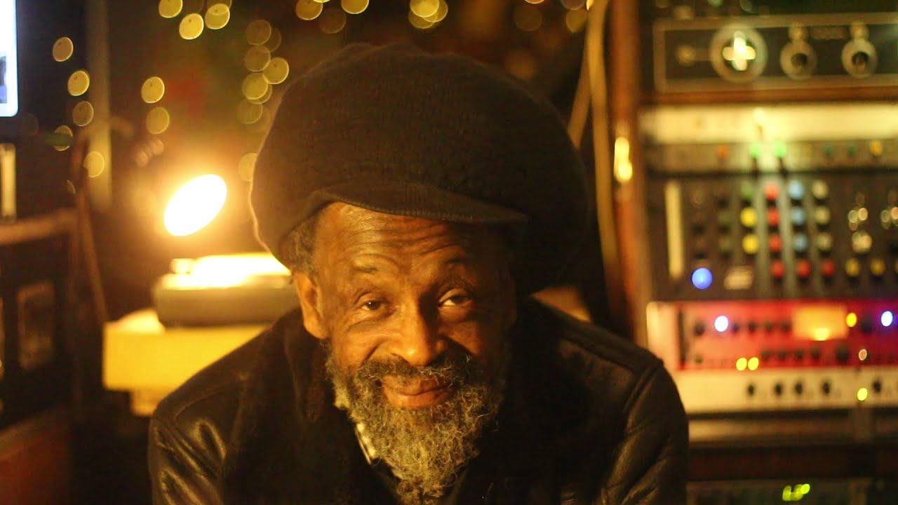 13 minutes with Ras Muffet - Roots Injection Records