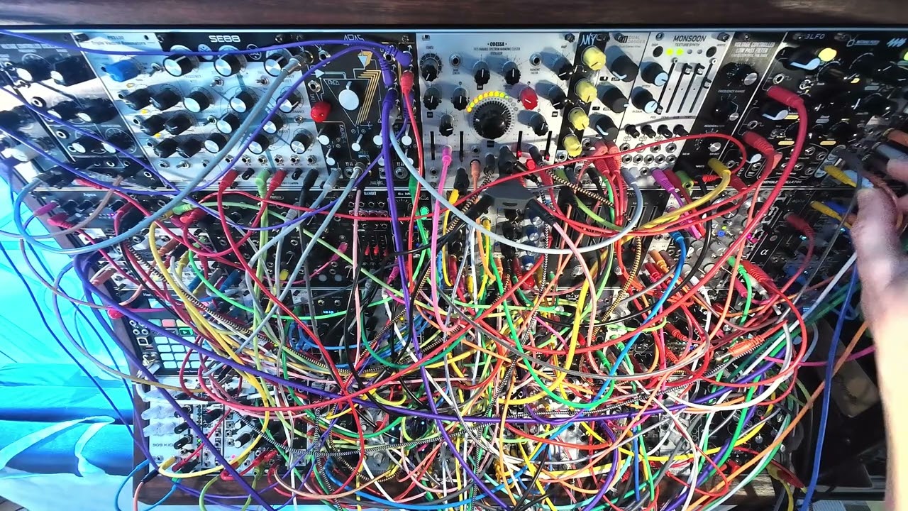 Winter morning modular synthesizer jam || Xaoc Odessa, 4ms Ensemble Oscillator