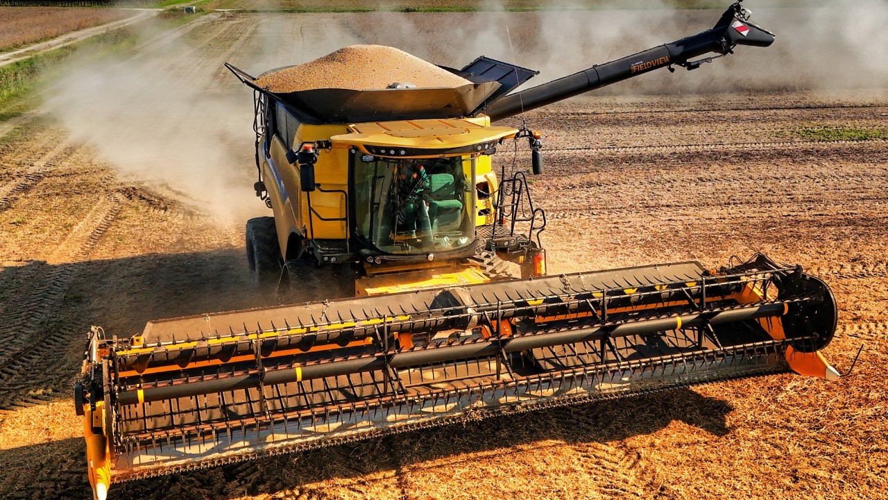ОБМОЛОТ СОИ 2025 ГОДА 2X NEW HOLLAND CR ОТКРЫТИЕ НА ОДНОМ ПОЛЕ
