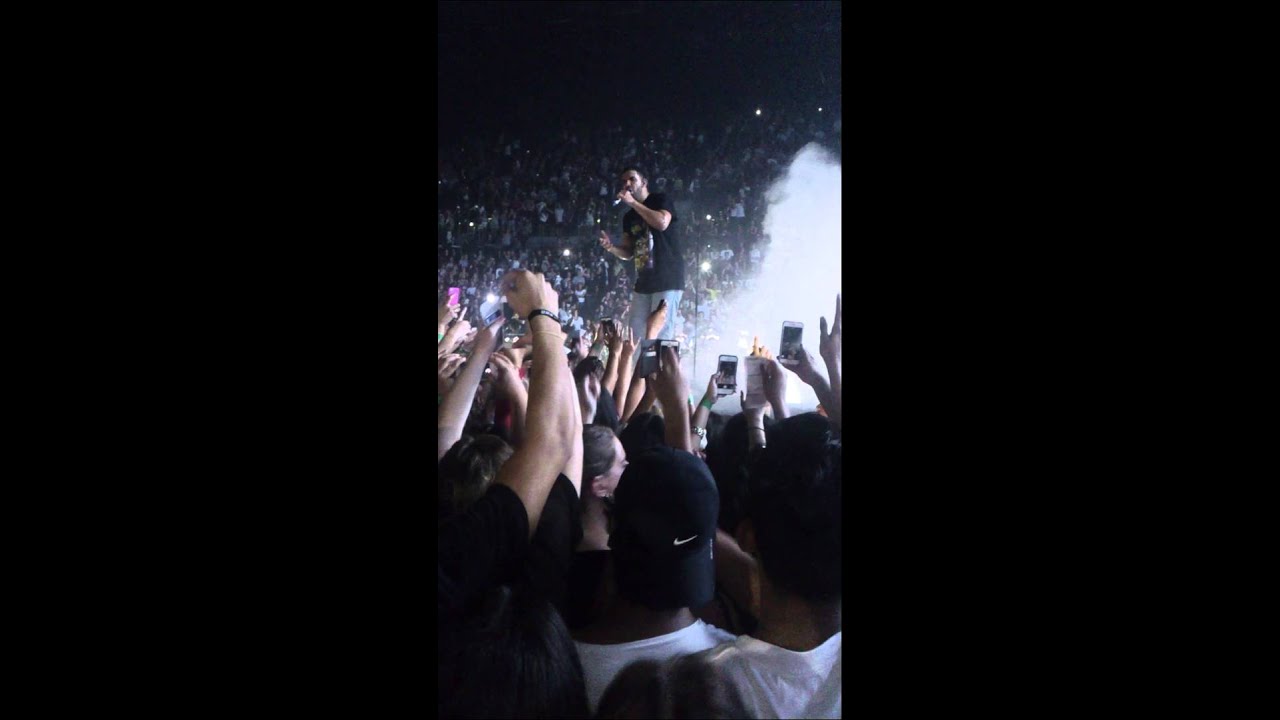 Drake - Marvins Room/Hold On We're Going Home (Live in Auckland, New Zealand) 2015