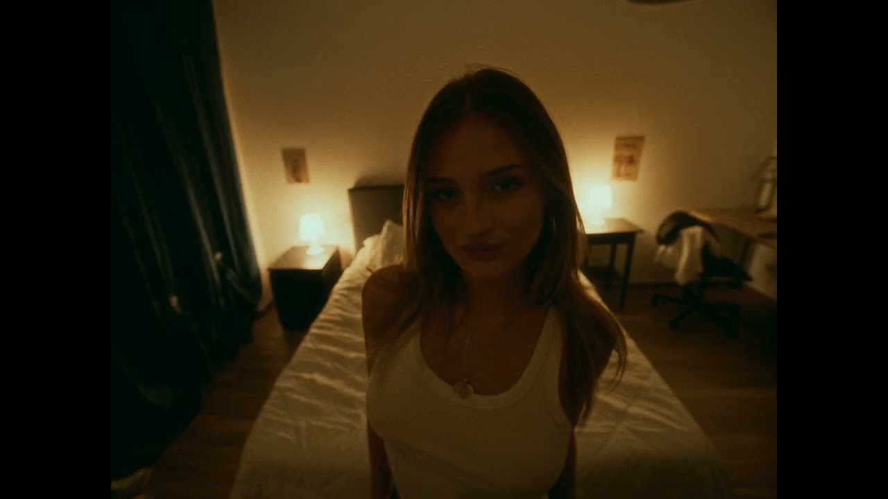 INTROPLAY -  DEBIANS (Video Oficial)