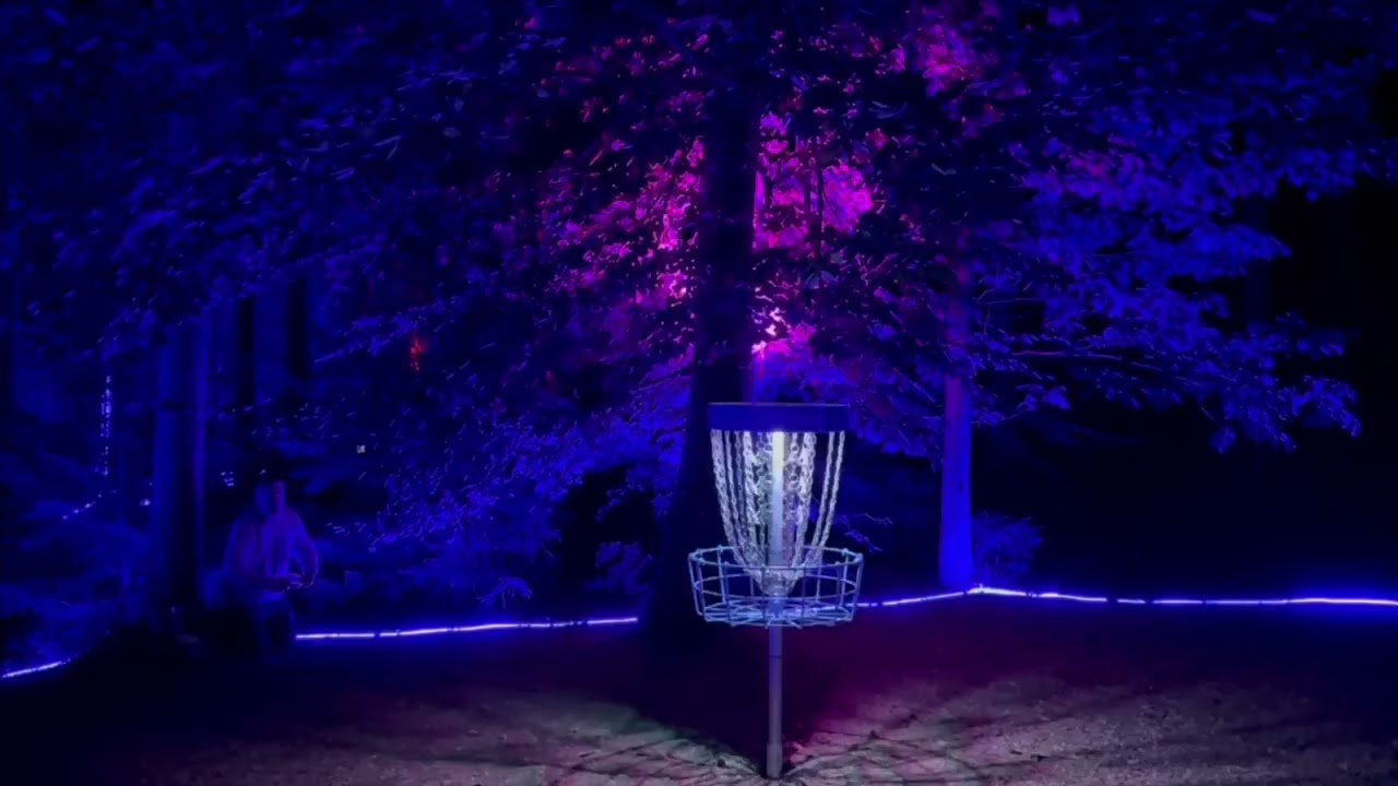 Ale Glow Discgolf ⛳ Spela Disc Golf i mörkret – bara på ALE Glow Course