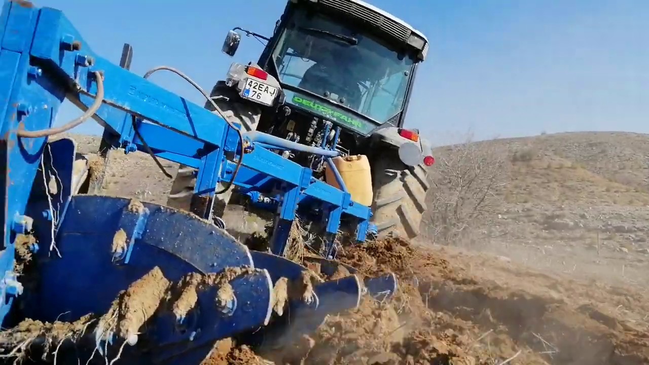 Sanki düz yolda gidiyor | Deutz agroplus 410 Alpler pulluk şov