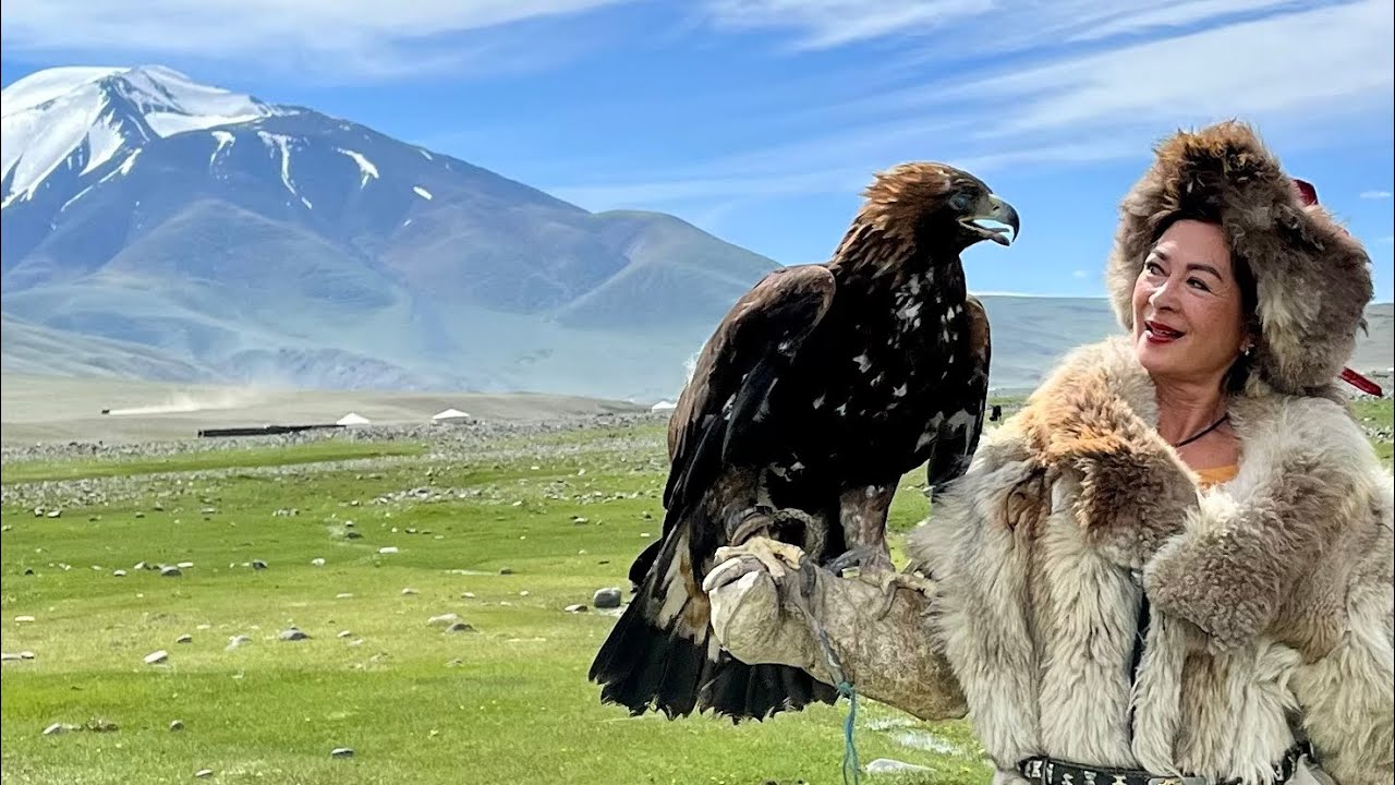Indonesian Solo Traveler in Mongolia part 2 | Nomadic Life with Eagle Hunters & the Gobi Desert