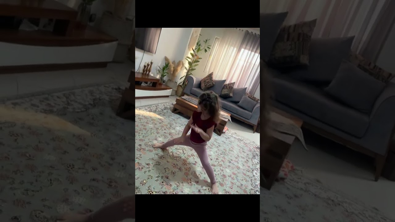 دختر قشنگم دلین عاشقه رقصه🤩