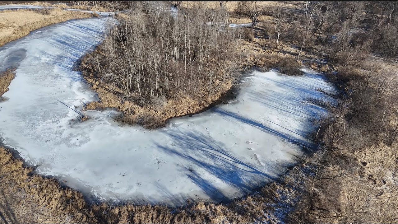 Frozen oxbows and lake stars