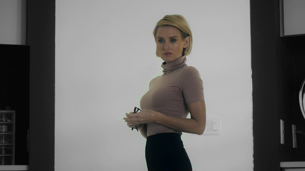 Nicky Whelan as villainess Valerie