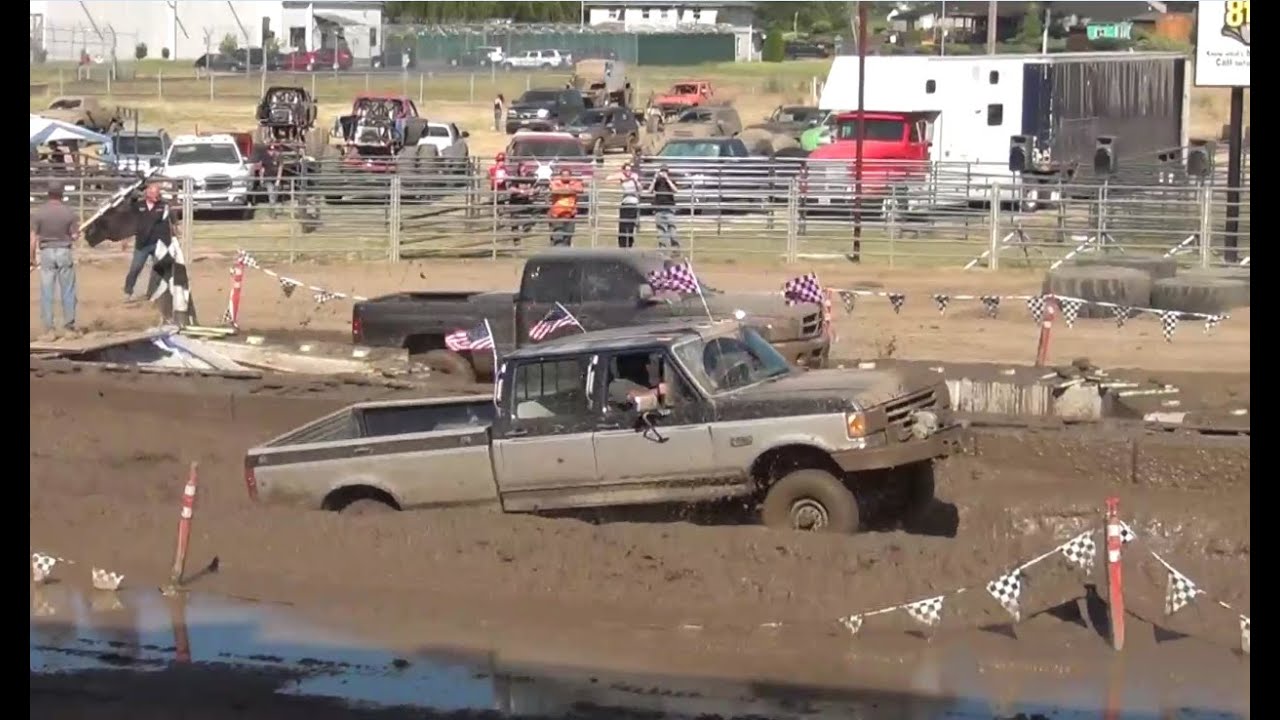 Mike Welch mud bogs under-age racing @ Longview 2015